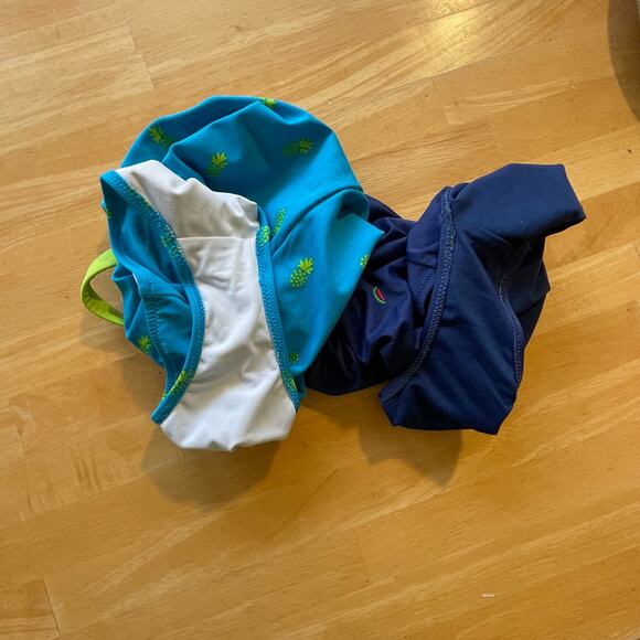 Girls Swimsuits Blue Rainbows Pinapples Amazon Essentials XS (5) Good Condition - Picture 11 of 11